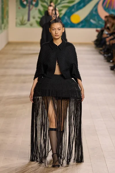 Look 5